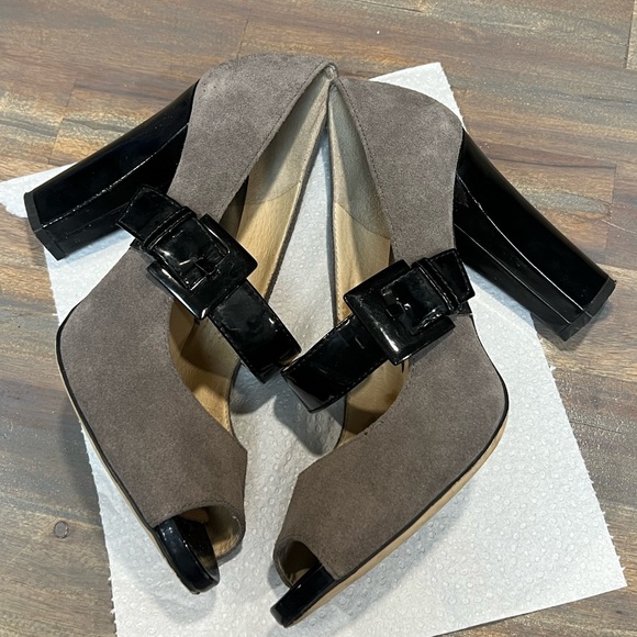 Micheal Kors ladies heels. - Picture 3 of 9